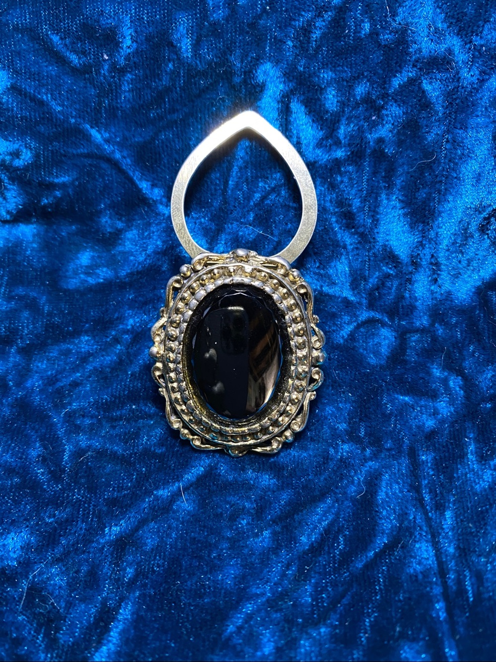 Vintage Rare Fur Clip Black Onyx Cabochon Gold tone Intricate Design Victorian